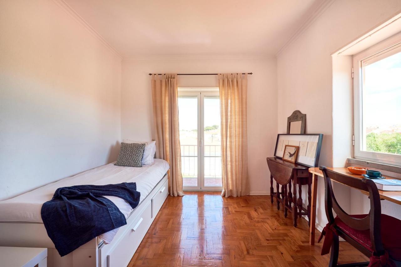 Bright Apartment With Garden In Кашкайш Екстериор снимка