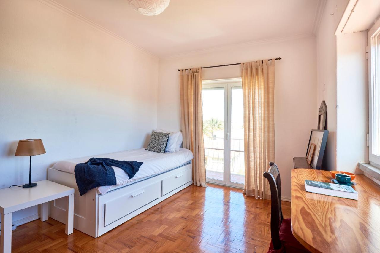 Bright Apartment With Garden In Кашкайш Екстериор снимка