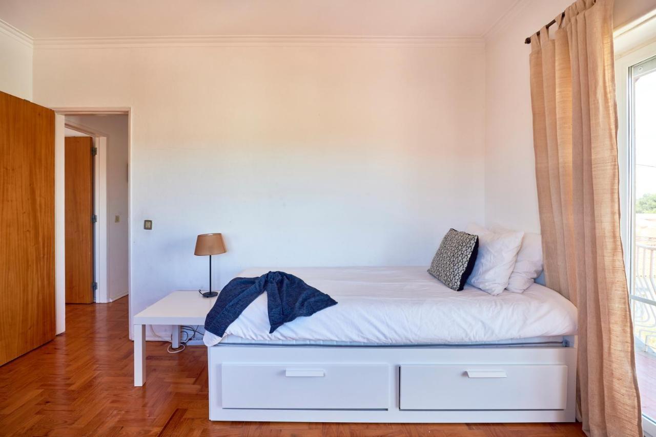 Bright Apartment With Garden In Кашкайш Екстериор снимка