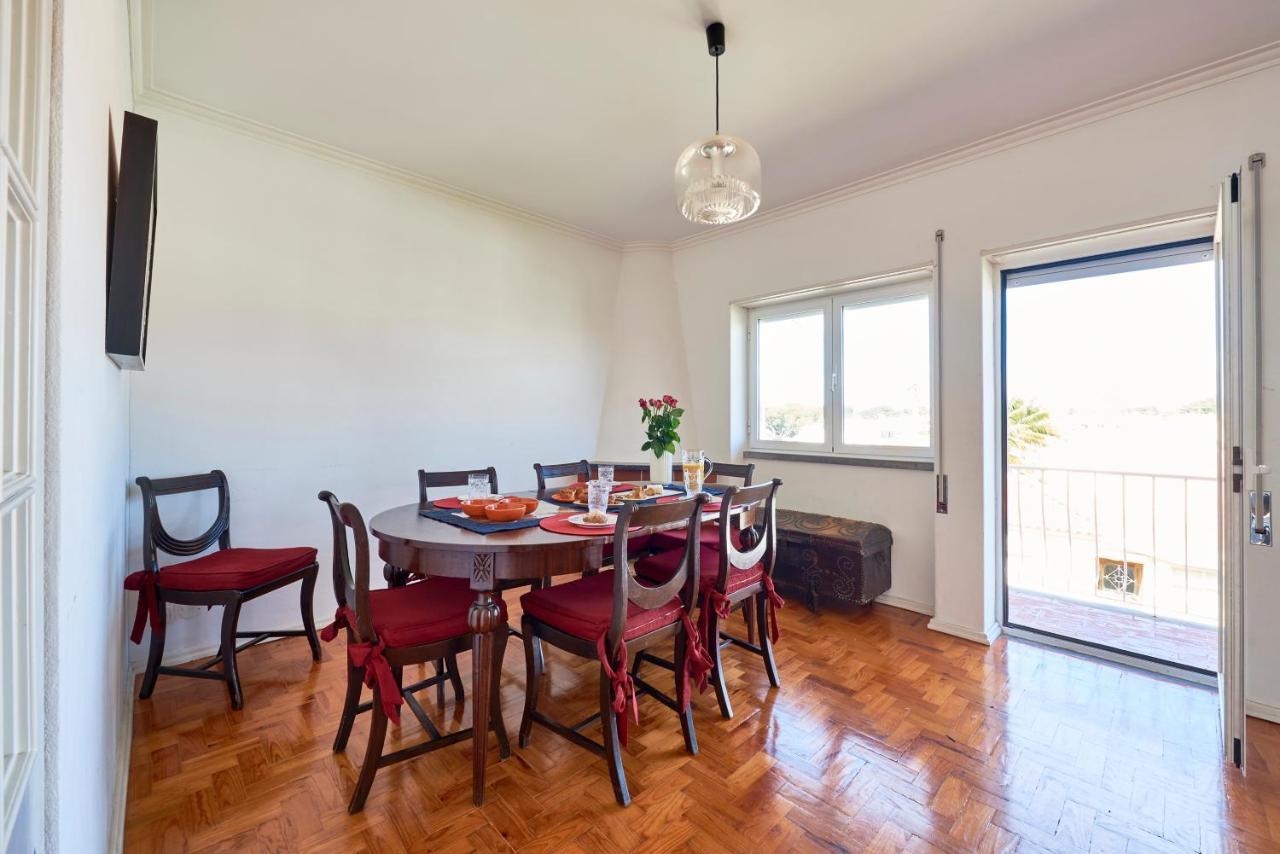 Bright Apartment With Garden In Кашкайш Екстериор снимка