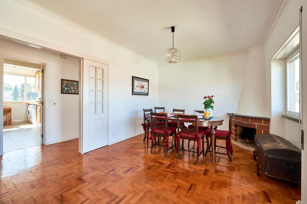 Bright Apartment With Garden In Кашкайш Екстериор снимка